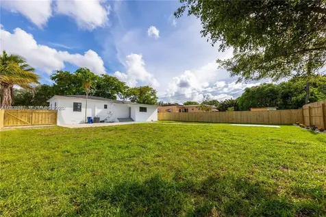 271 NW 143rd Street Miami FL 33168