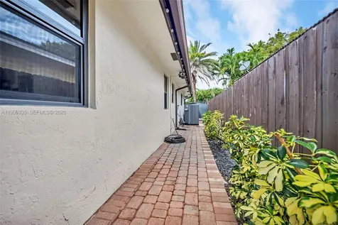 15462 SW 115th Street Miami FL 33196
