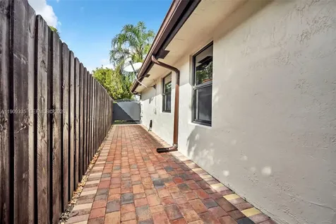 15462 SW 115th Street Miami FL 33196