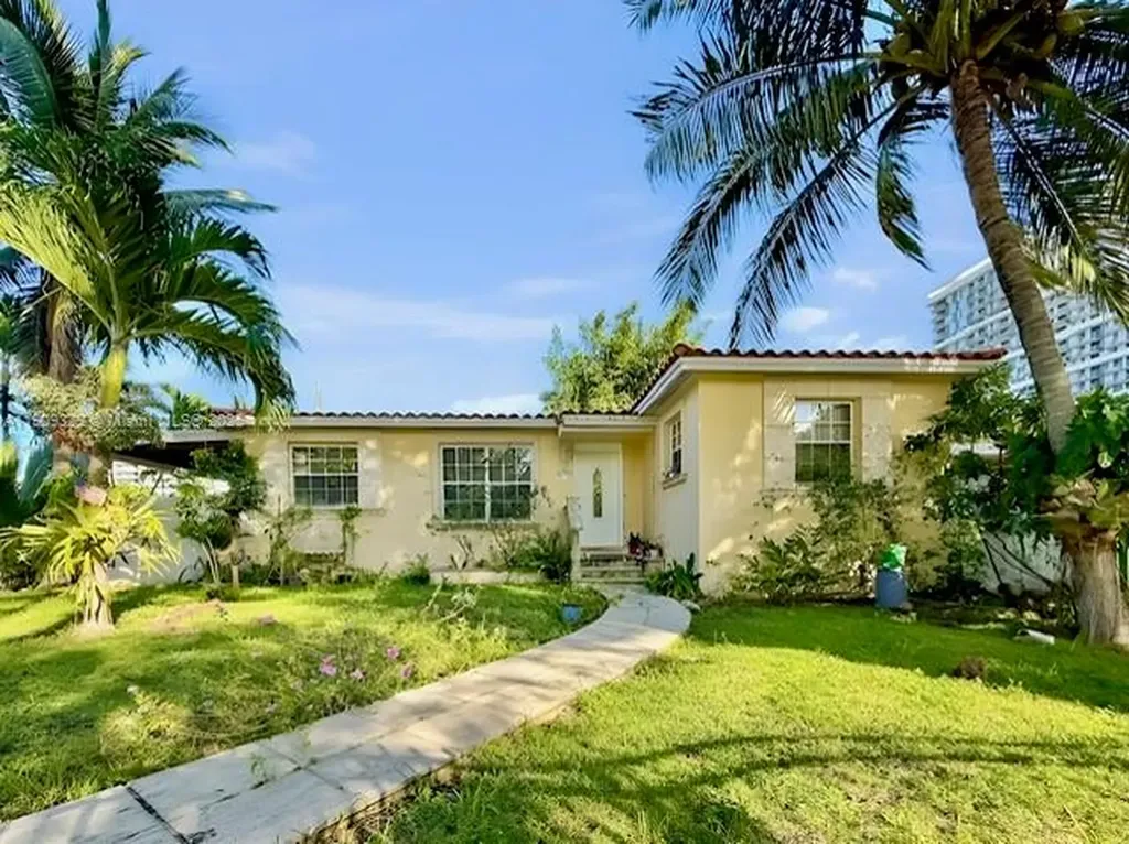 2701 SW 29th Avenue Miami FL 33133