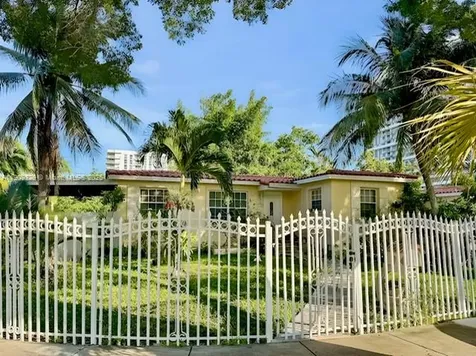 2701 SW 29th Avenue Miami FL 33133