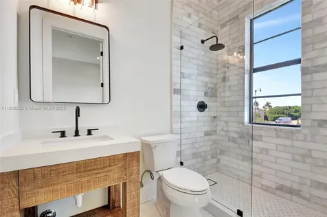 371 E Lakewood Road West Palm Beach FL 33405