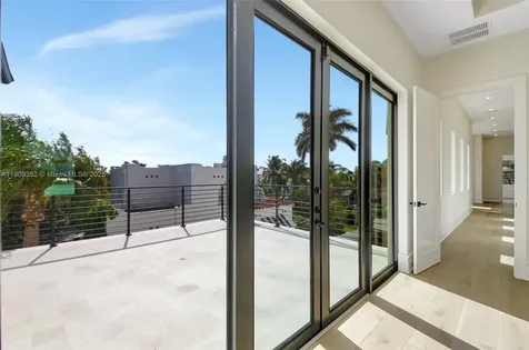 371 E Lakewood Road West Palm Beach FL 33405