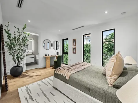 7910 Los Pinos Circle Coral Gables FL 33143