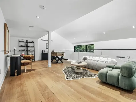 7910 Los Pinos Circle Coral Gables FL 33143