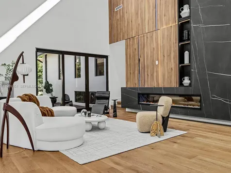 7910 Los Pinos Circle Coral Gables FL 33143
