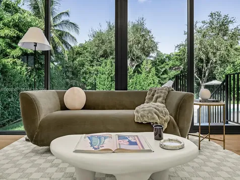 7910 Los Pinos Circle Coral Gables FL 33143
