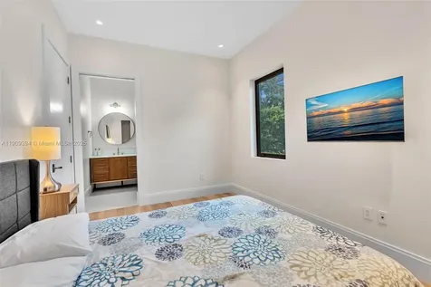 13045 Coronado Terrace North Miami FL 33181