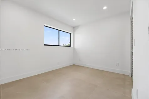 6243 NW 171st Street Hialeah FL 33015