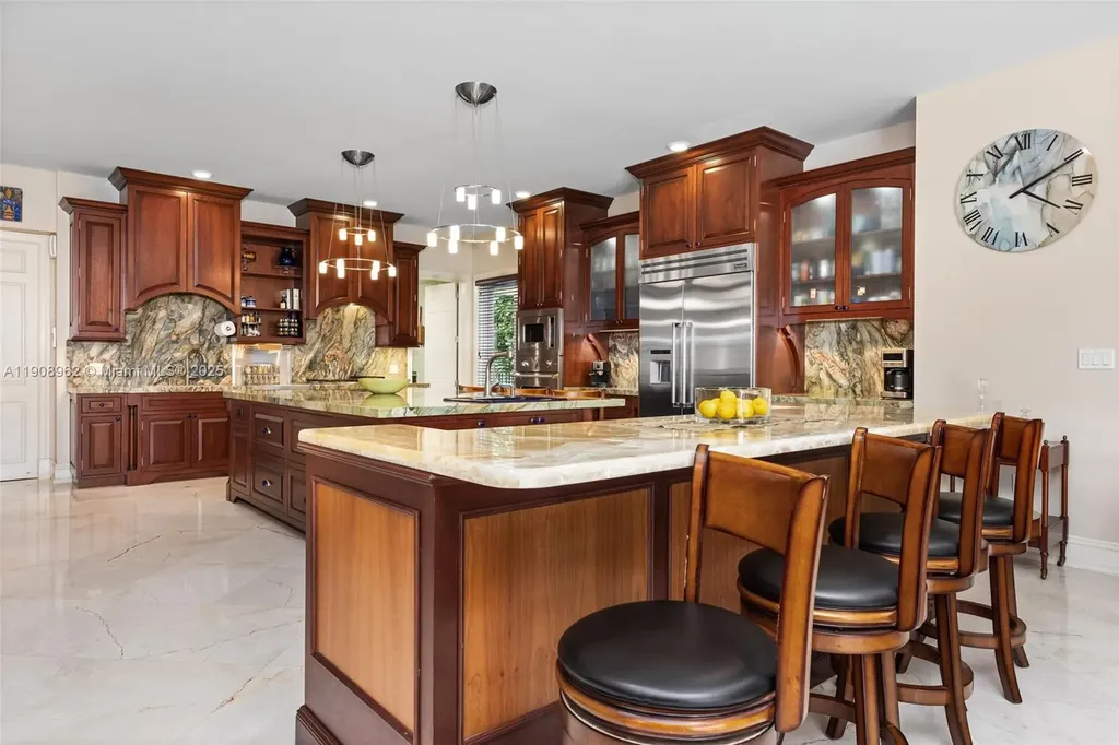 70 Bay Colony Lane Fort Lauderdale FL 33308