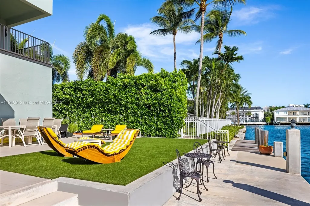 70 Bay Colony Lane Fort Lauderdale FL 33308