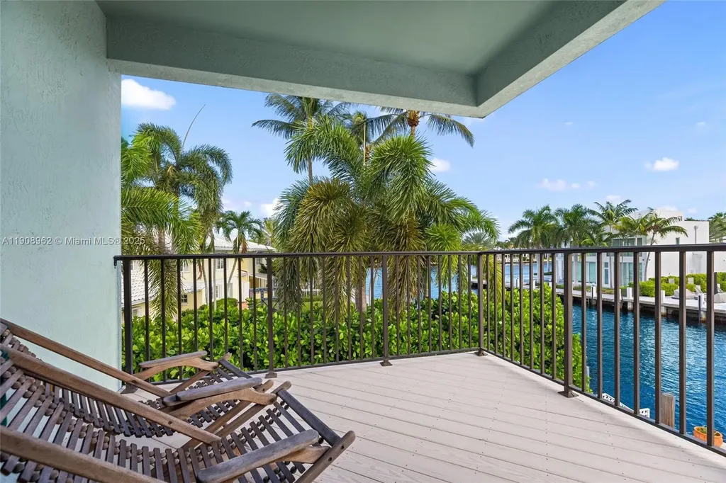 70 Bay Colony Lane Fort Lauderdale FL 33308
