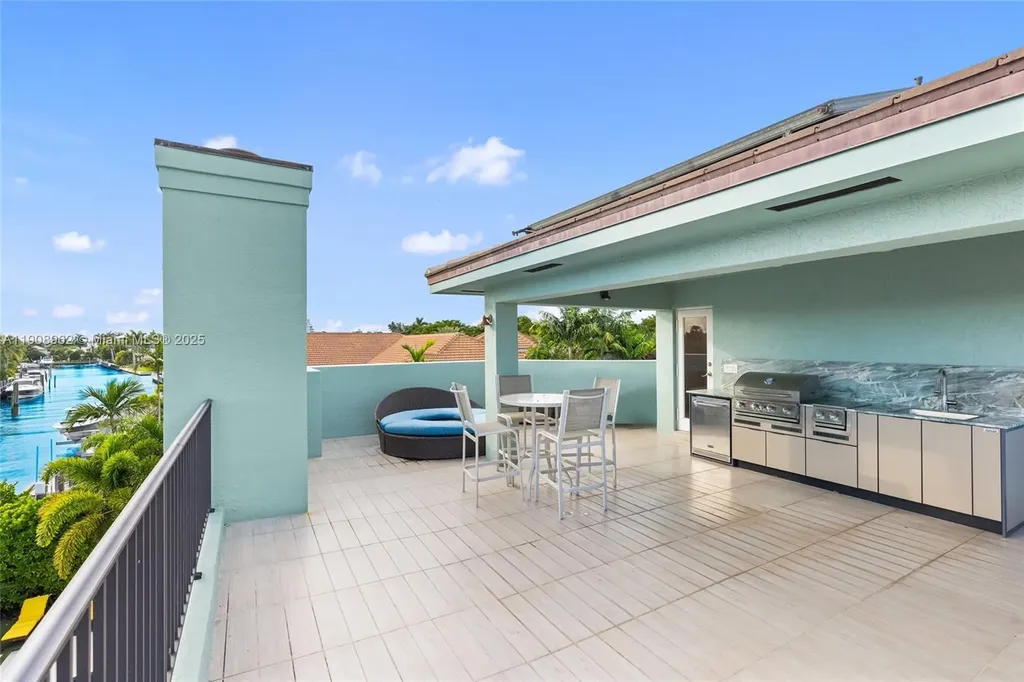70 Bay Colony Lane Fort Lauderdale FL 33308