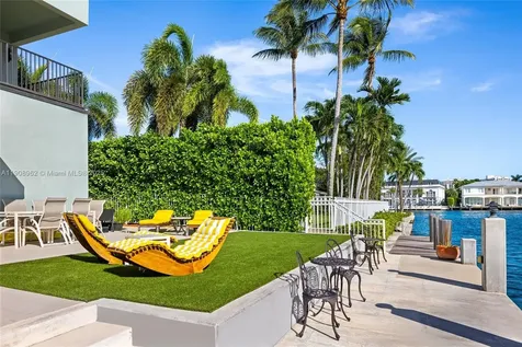 70 Bay Colony Lane Fort Lauderdale FL 33308