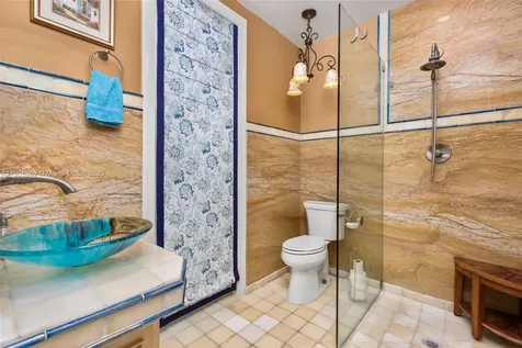 70 Bay Colony Lane Fort Lauderdale FL 33308