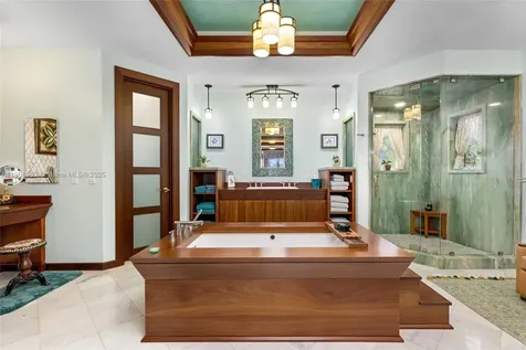 70 Bay Colony Lane Fort Lauderdale FL 33308