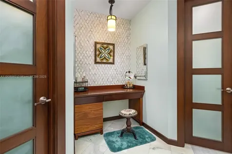 70 Bay Colony Lane Fort Lauderdale FL 33308