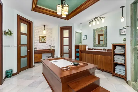 70 Bay Colony Lane Fort Lauderdale FL 33308