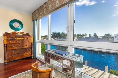 70 Bay Colony Lane Fort Lauderdale FL 33308