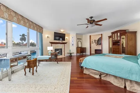 70 Bay Colony Lane Fort Lauderdale FL 33308