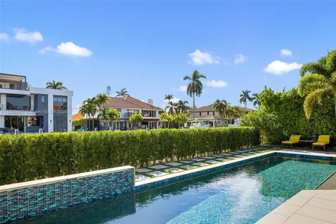 70 Bay Colony Lane Fort Lauderdale FL 33308