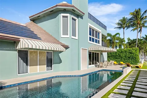 70 Bay Colony Lane Fort Lauderdale FL 33308