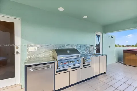 70 Bay Colony Lane Fort Lauderdale FL 33308