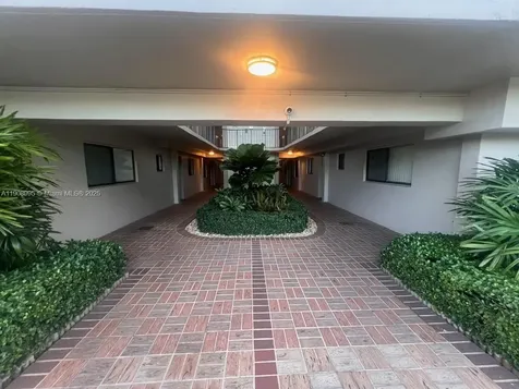 8600 SW 133 Avenue Road Miami FL 33183
