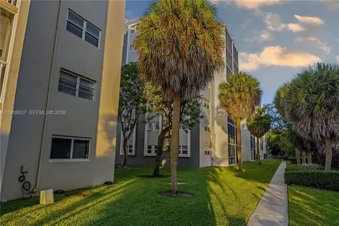 619 NE 14th Avenue Hallandale Beach FL 33009