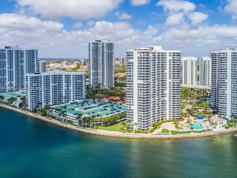 19101 NE 36th Court Aventura FL 33180