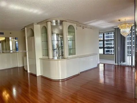 19101 NE 36th Court Aventura FL 33180