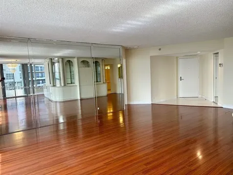 19101 NE 36th Court Aventura FL 33180