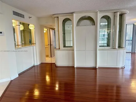 19101 NE 36th Court Aventura FL 33180