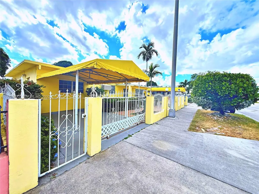 880 E 28th Street Hialeah FL 33013