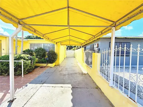 880 E 28th Street Hialeah FL 33013