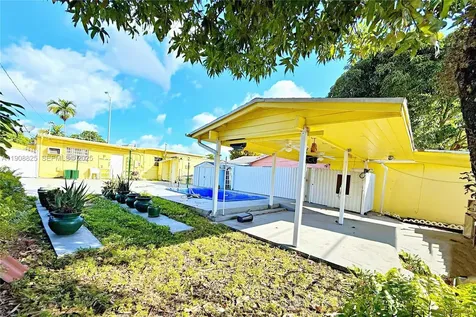 880 E 28th Street Hialeah FL 33013