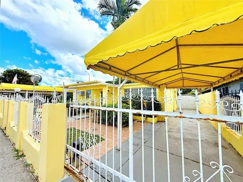 880 E 28th Street Hialeah FL 33013