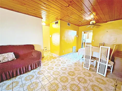880 E 28th Street Hialeah FL 33013