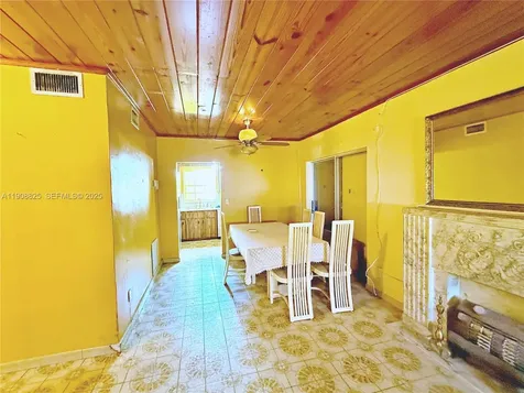880 E 28th Street Hialeah FL 33013