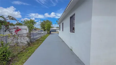 2462 Johnson Street Hollywood FL 33020