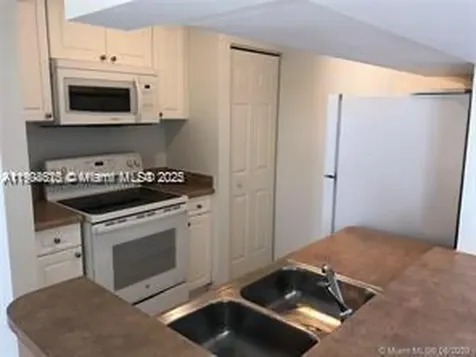 17125 N Bay Road Sunny Isles Beach FL 33160