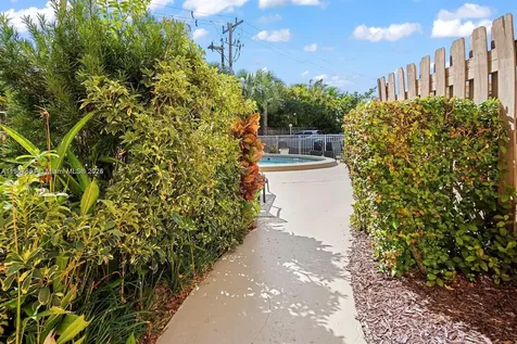 2400 NE 9th Street Fort Lauderdale FL 33304