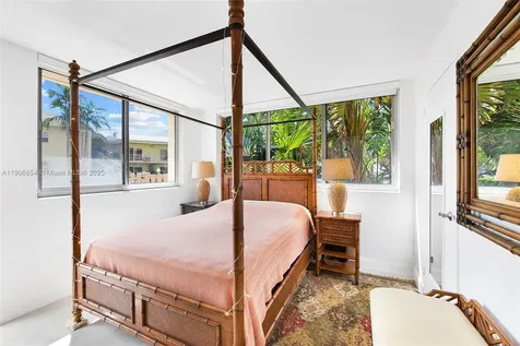 2400 NE 9th Street Fort Lauderdale FL 33304