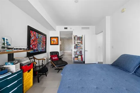 68 SE 6th Street Miami FL 33131