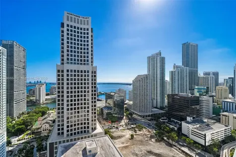 68 SE 6th Street Miami FL 33131