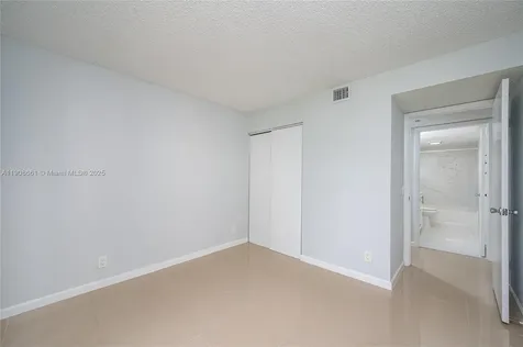 10421 Mahogany Key Circle Miami FL 33196