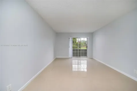10421 Mahogany Key Circle Miami FL 33196