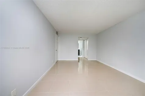 10421 Mahogany Key Circle Miami FL 33196