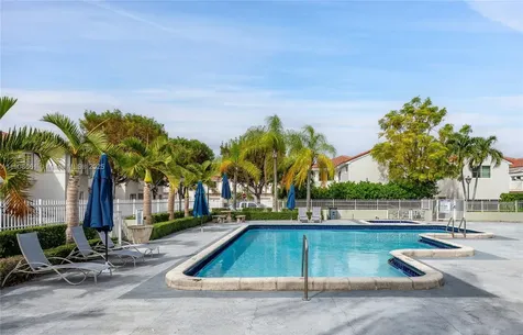 10421 Mahogany Key Circle Miami FL 33196