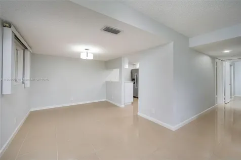 10421 Mahogany Key Circle Miami FL 33196